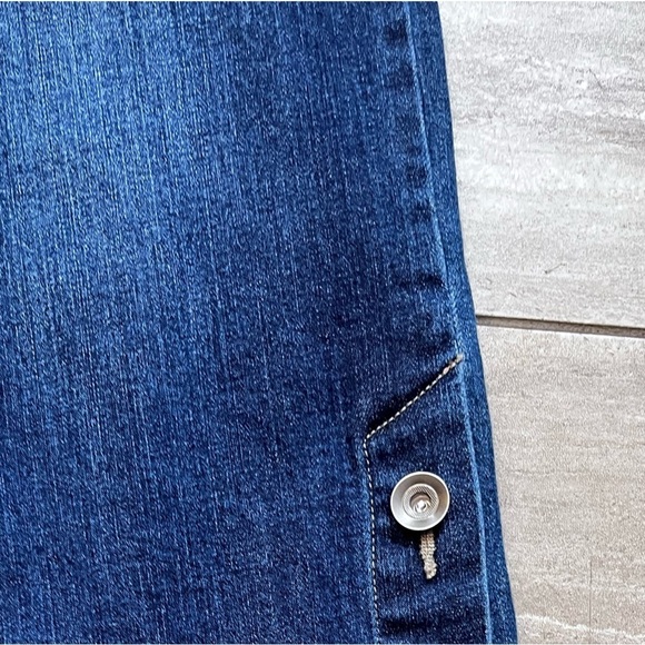 SUSAN GRAVER Women's Capri Pants Size 4 Blue Raw Hem Leg Buttons 5-Pocket - Picture 2 of 7